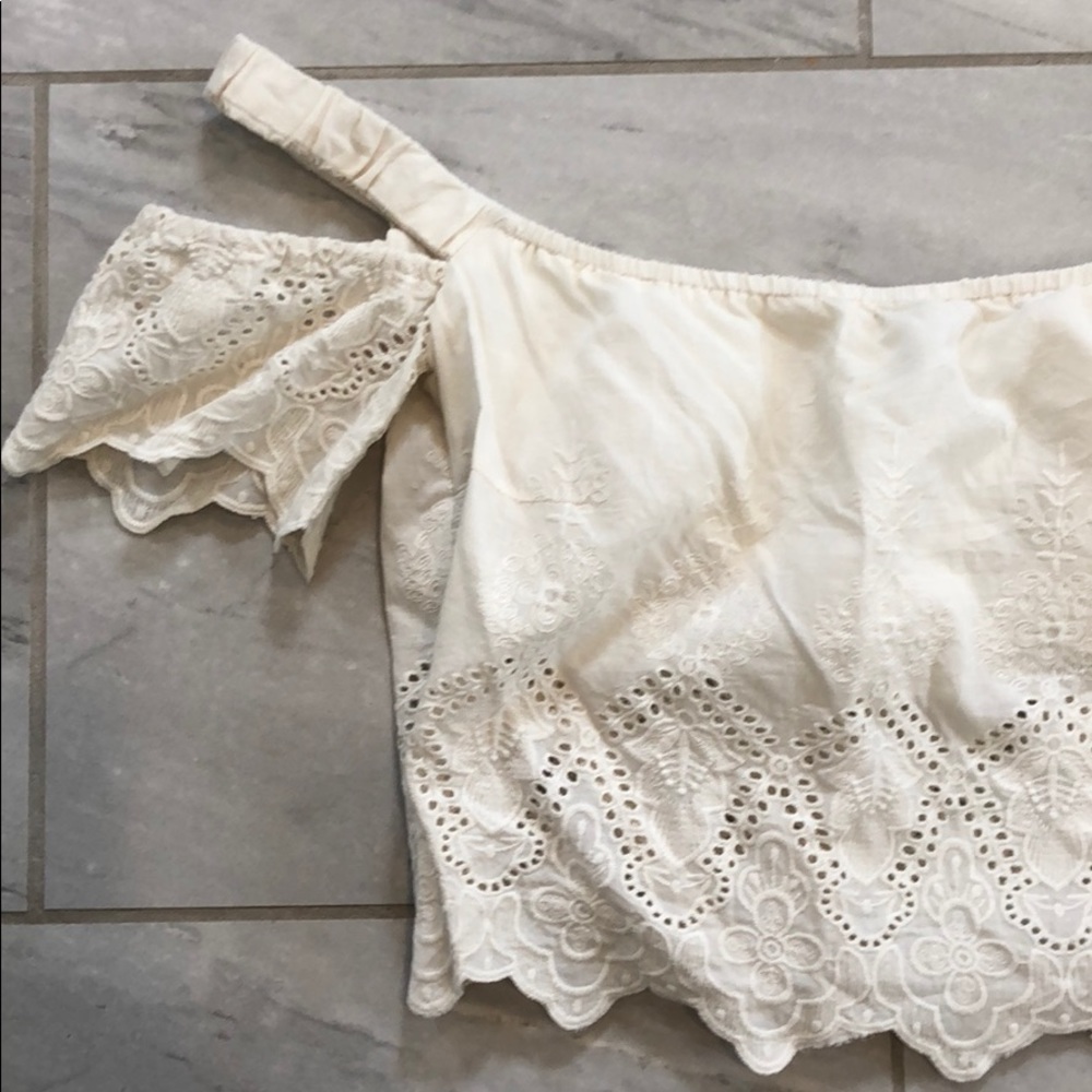 Tobi off the shoulder cropped top cream size s